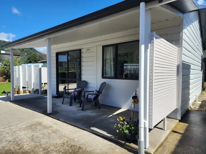 2 minutes drive from the ferries