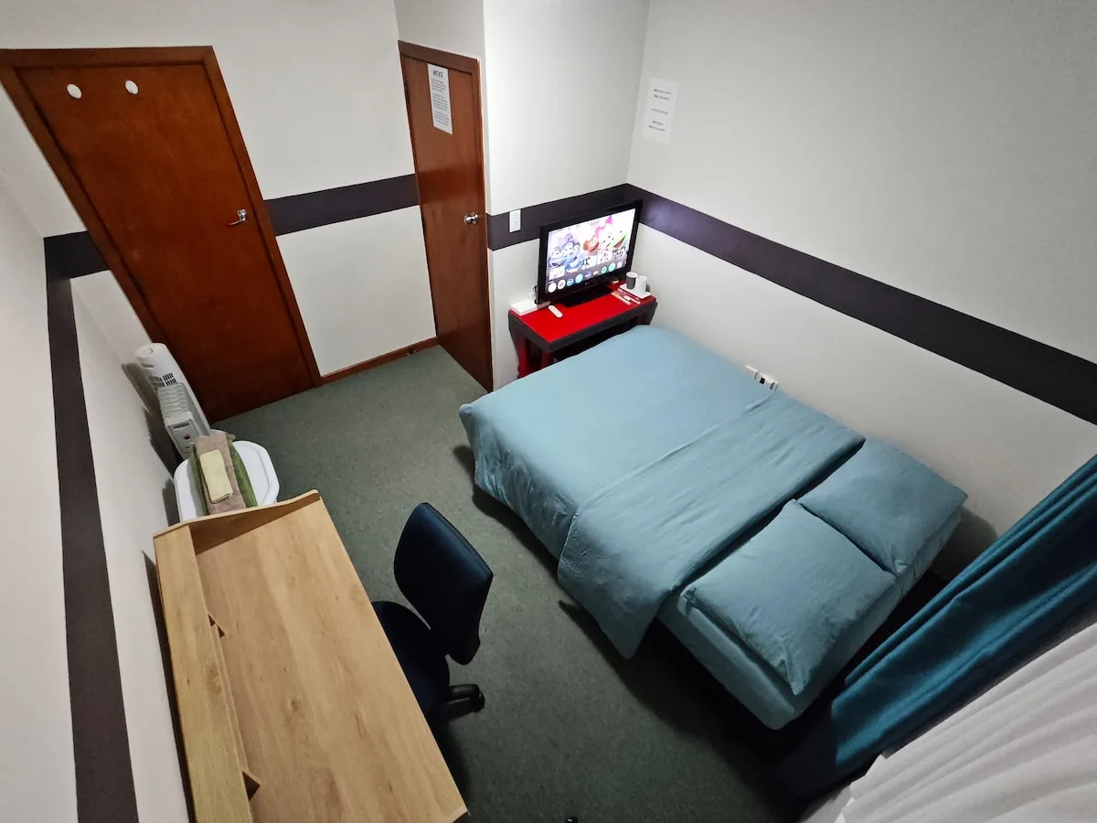 3min Highway, 15min Airport, Keys Entrance/Room R3