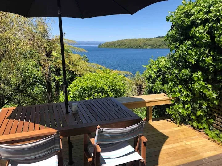 817A On the Lake at Acacia Bay