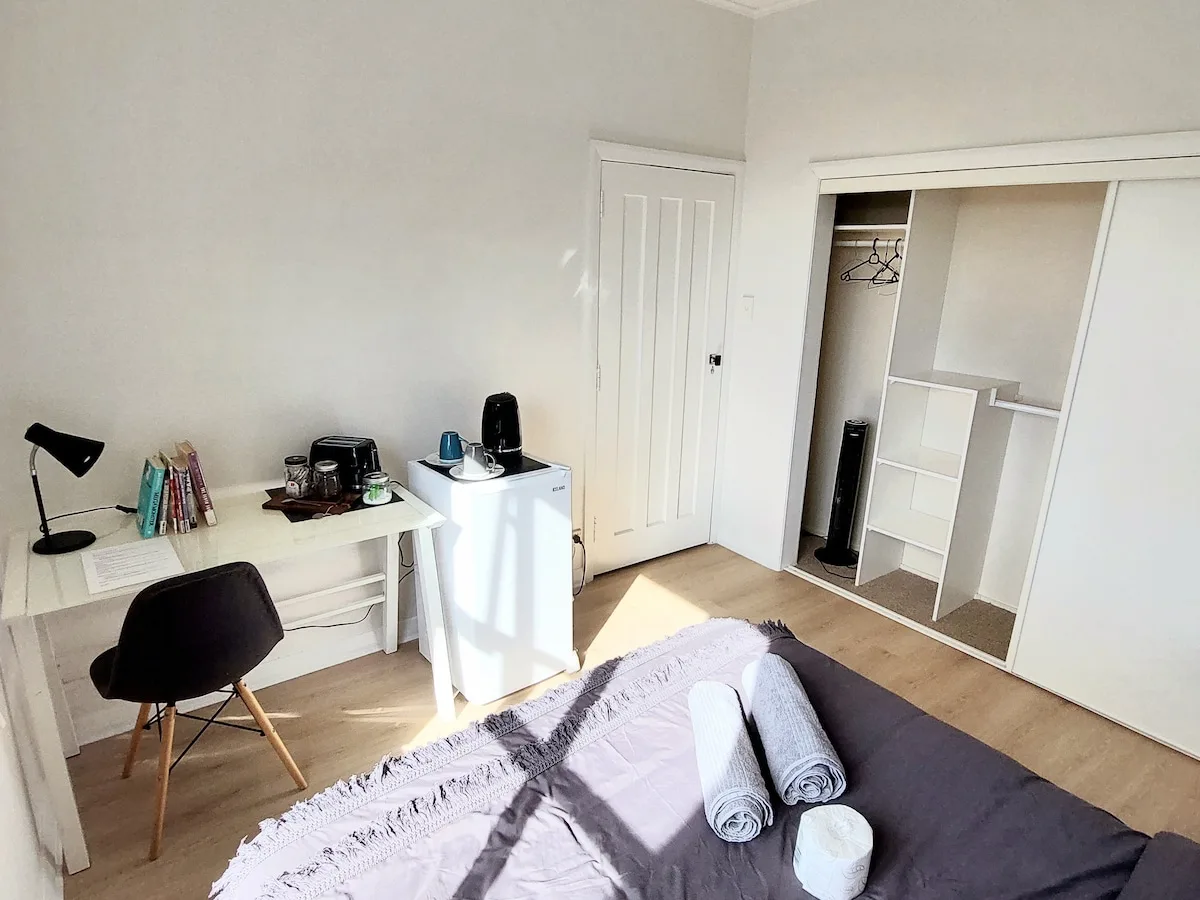 Affordable Sun-Kissed Spot / Book Now