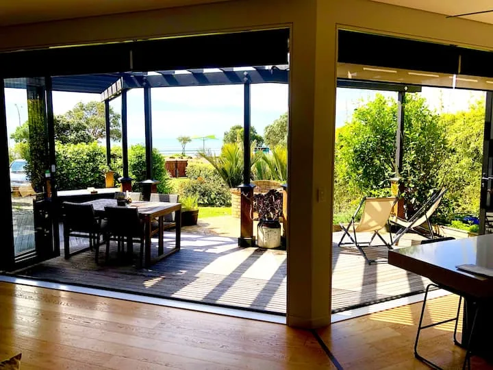 Ahipara Beach Front, modern stylish bach