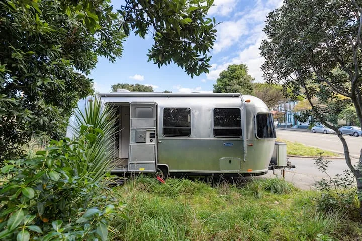 Airstream Caravan: design icon in the city
