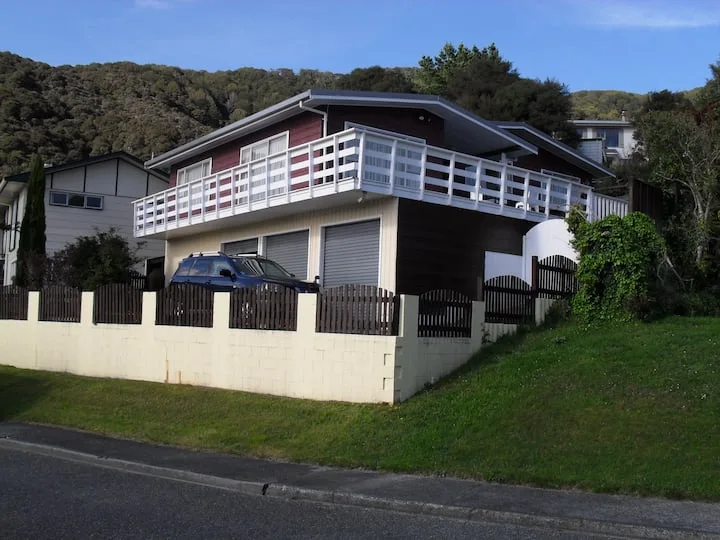 Amazing. Big house. Huge garage. No cleaning fees