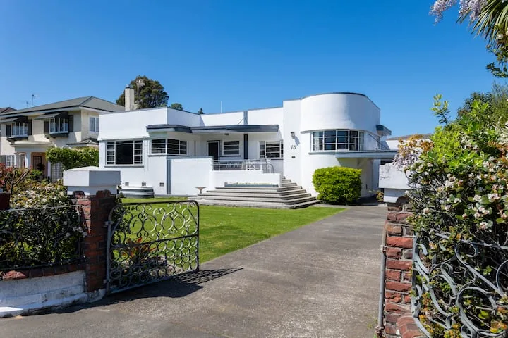 Art Deco Charm -Inner City On the River