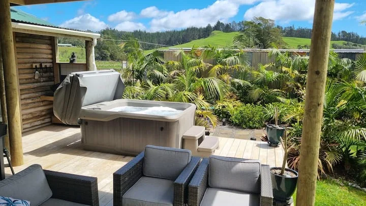 Backriver Retreat ~ spa and stars ~