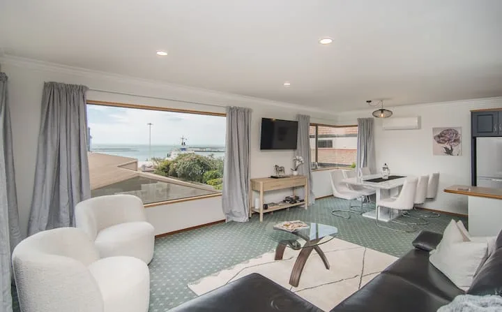 Bayview Bliss – Serene, Central & Fully Equipped