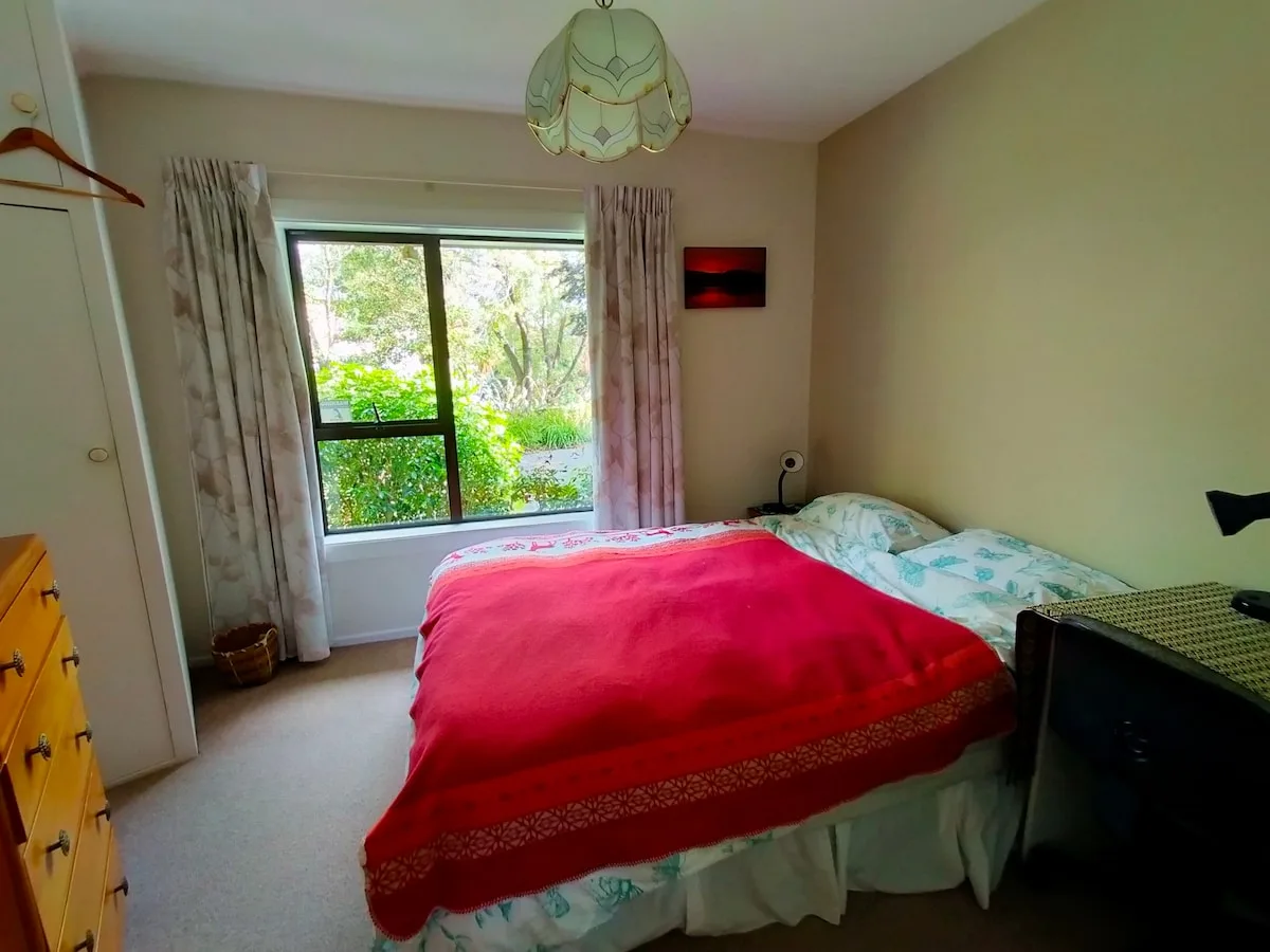 B&B, great value, garden, spa, nr uni/airport/city