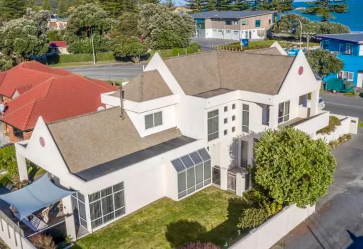 Beach & CBD Gisborne - 4 Beds, 2 baths