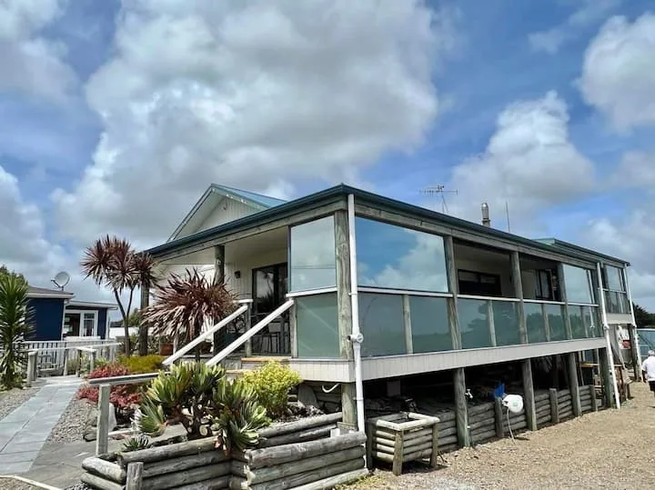 Beach House Large Modern