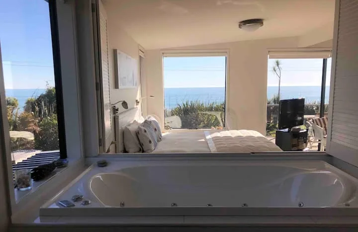 Beach Studio, Beachfront Paradise with a view