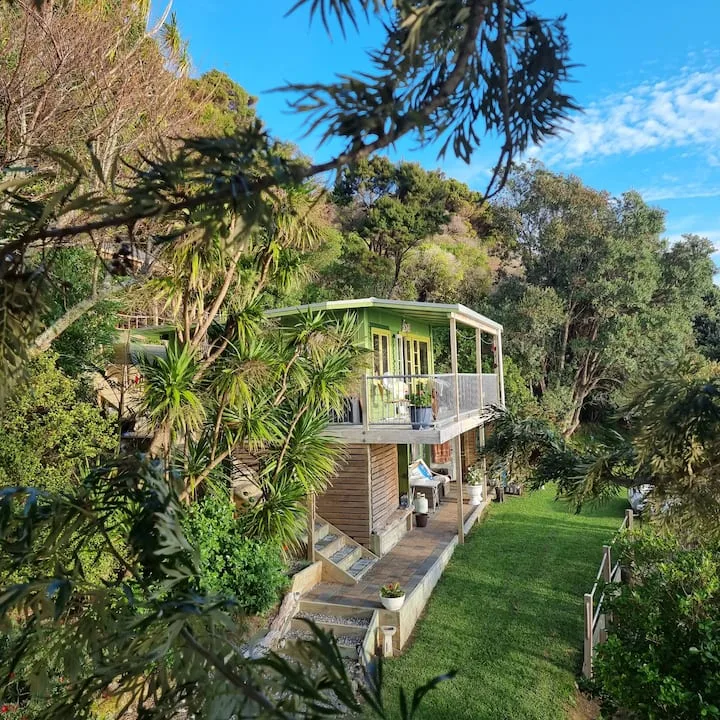 Beachside Bach  perfect for couples