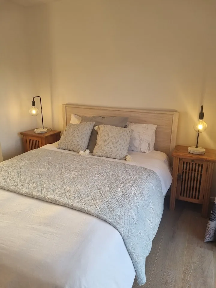 Beautiful cozy room with ensuite & own access
