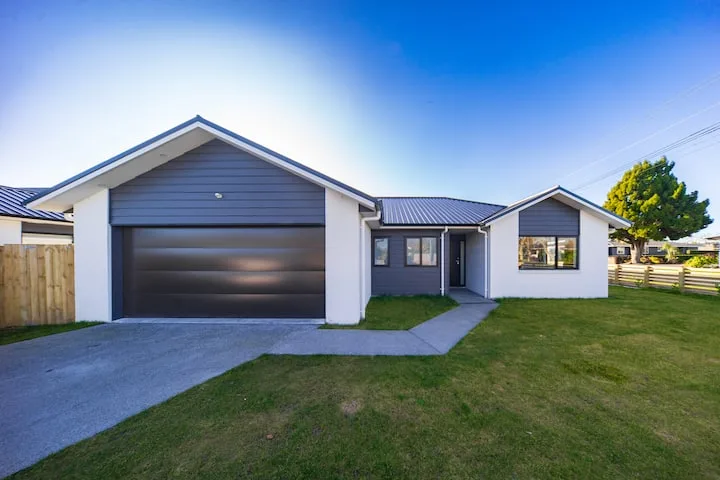 Beerescourt-Modern-Central-4 Beds