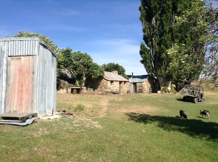Bonspiel Gold Miner’s Stone Huts