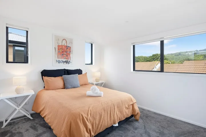 Bright and Cozy 1BR on Biddle