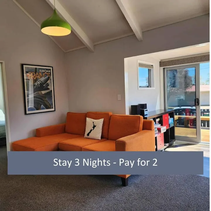 Bright Family Retreat Close to Taupō’s Attractions