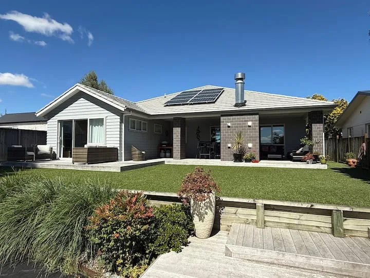 Central, modern, private luxury