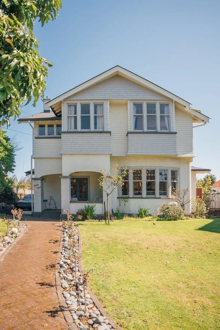 Clifford Manor