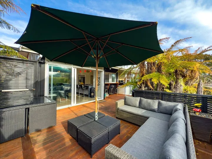 Coastal Living - Raumati South