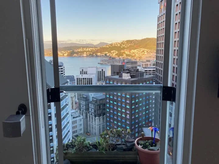 COMPACT CENTRAL APARTMENT WITH STUNNING VIEW