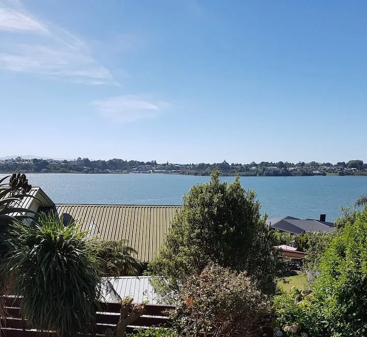 Convenient and functional Unit 10 mins from town