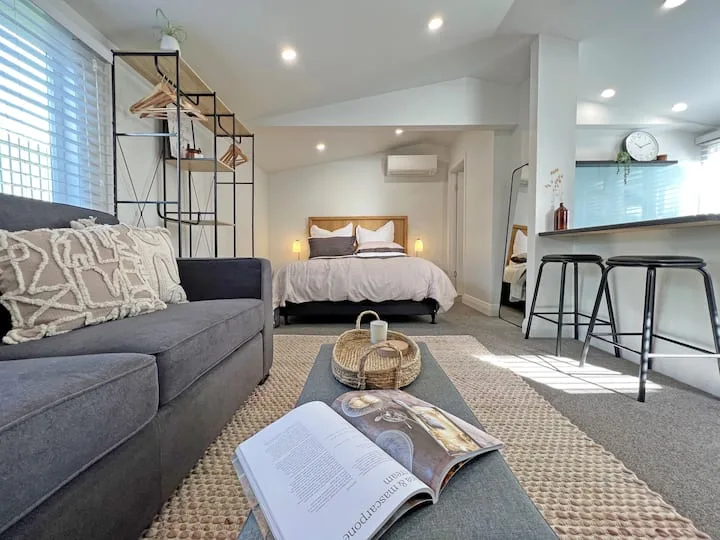 Cosy 1-bedroom studio in convenient location
