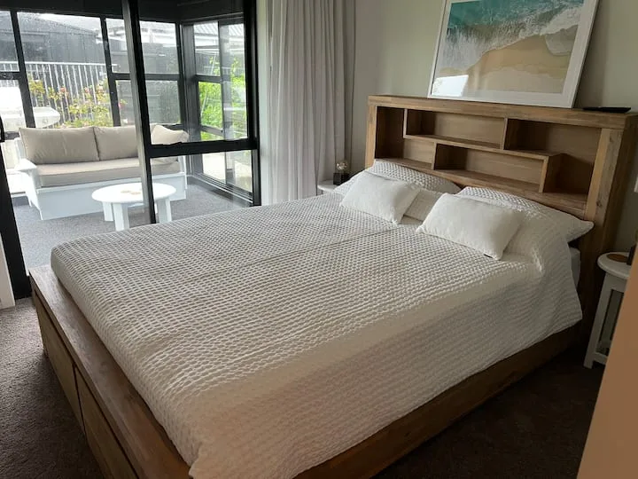 'Cosy By The Beach'