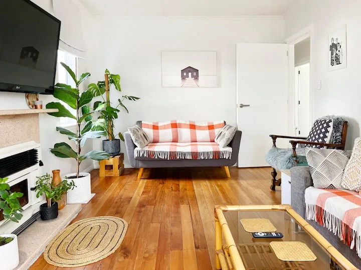 Cosy & Cheerful Townhouse With Sunny Deck & Patio