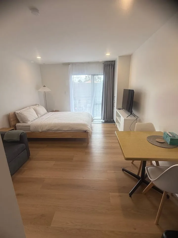 Cosy Ellerslie Studio Apartment