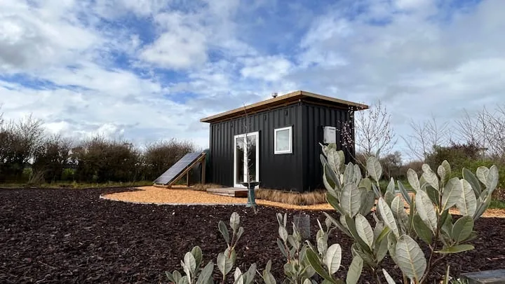 Cosy tiny container cabin