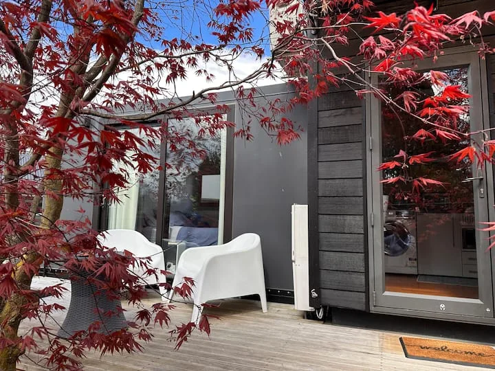 Cosy Tiny House- 5 mins walk to Wanaka Tree (A)