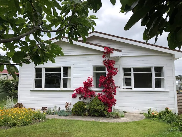 Cottage on Clifford