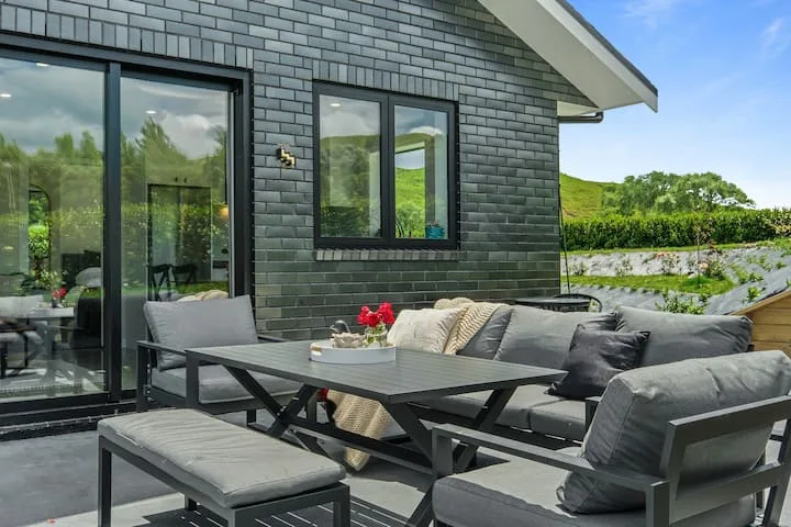 Country class; 5- 6 persons - beach close by