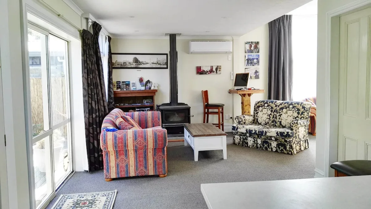 Coxys Cottage female only Private Room