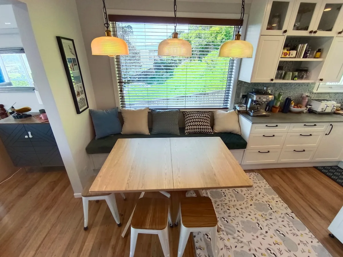 Cozy and warm stay by the airport