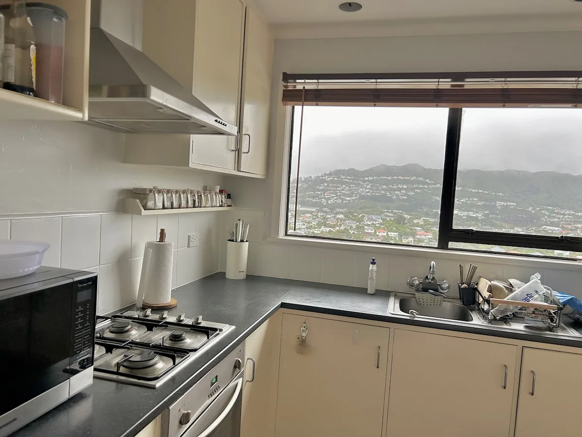 Cozy room with a mountain view, close to ferry
