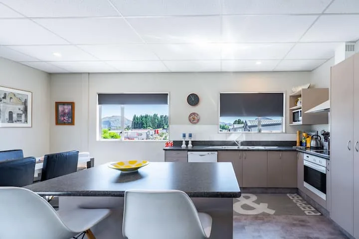 Cozy & Spacious Apartment - Perfect For Families
