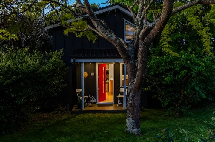 Custom-Designed Taupō Tiny House:  Kōwhai Korner