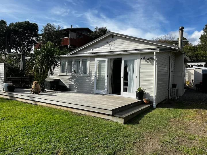 “Cute as a Button” 1940s Character Beach Villa