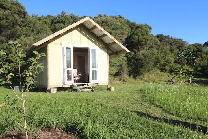 Cute Eco-Cabin in the Bush