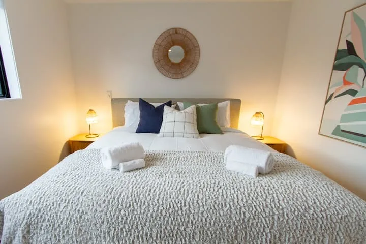 Deluxe Central Retreat with Super King Bed