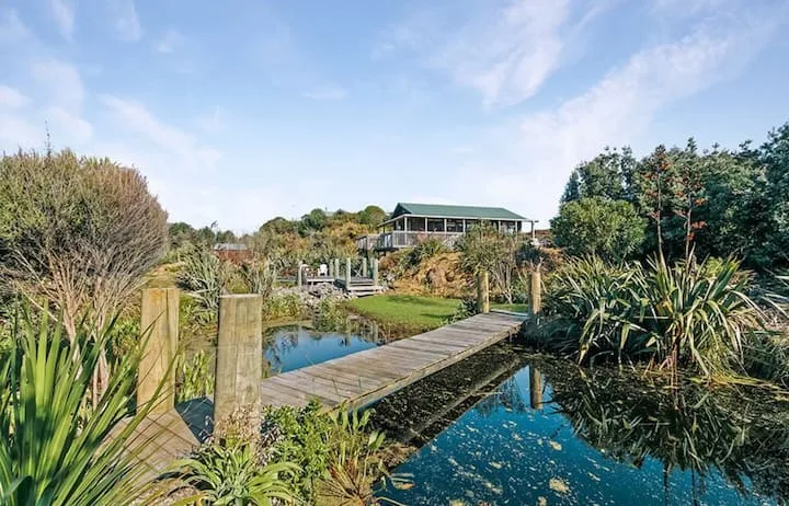 Dog Friendly - Cute Beach  Retreat