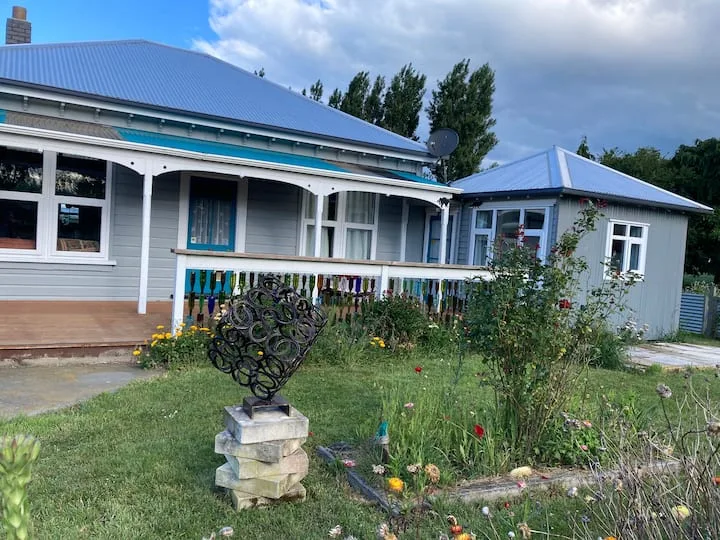 Double ensuite self-contained room near Waimate