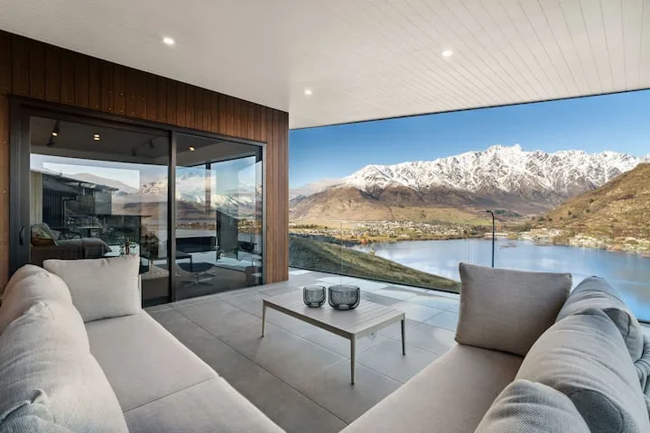 Elevated Tranquility, Luxe Lakeview Horizons