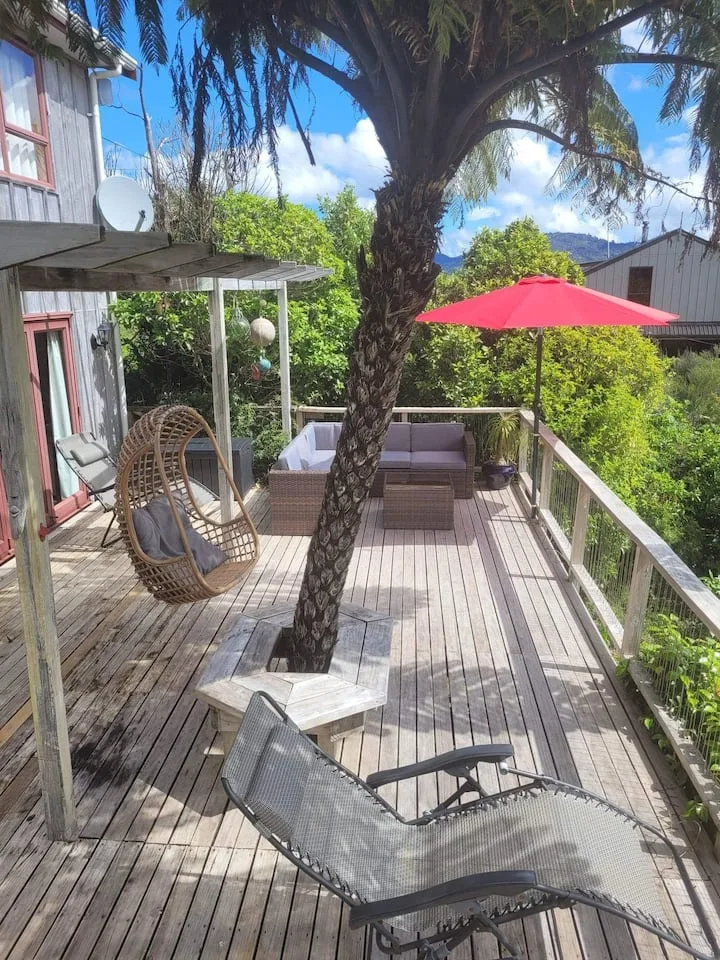 Endeavour Holiday Home, with Wi-Fi