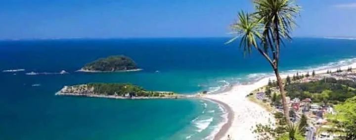 Entire floor in modern Mt Maunganui beach home