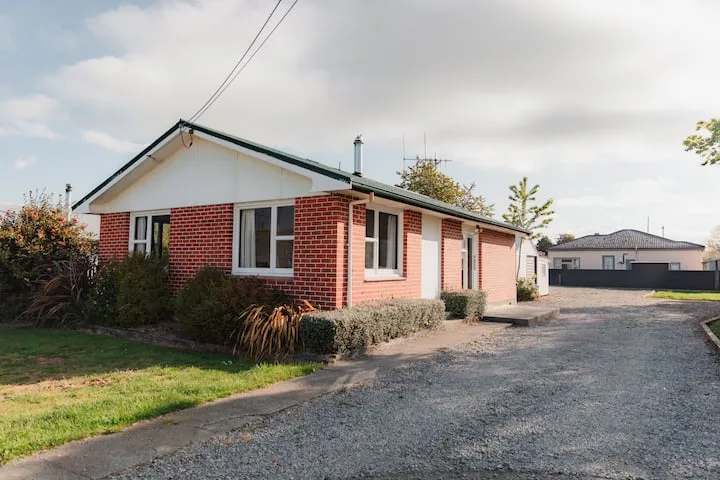 Entire House Geraldine