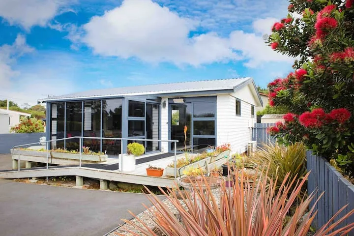 Fabulous beach front house by the sea