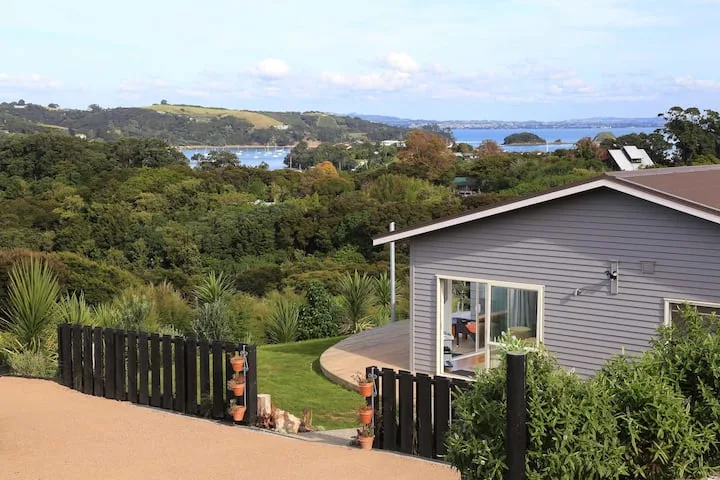 Fairview Apartment - Unit 1 by Stay Waiheke
