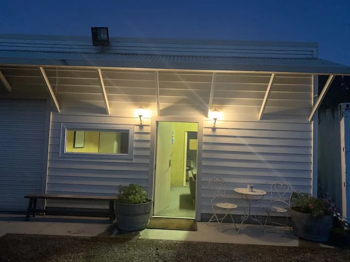 Farm Stay Studio - Cottage